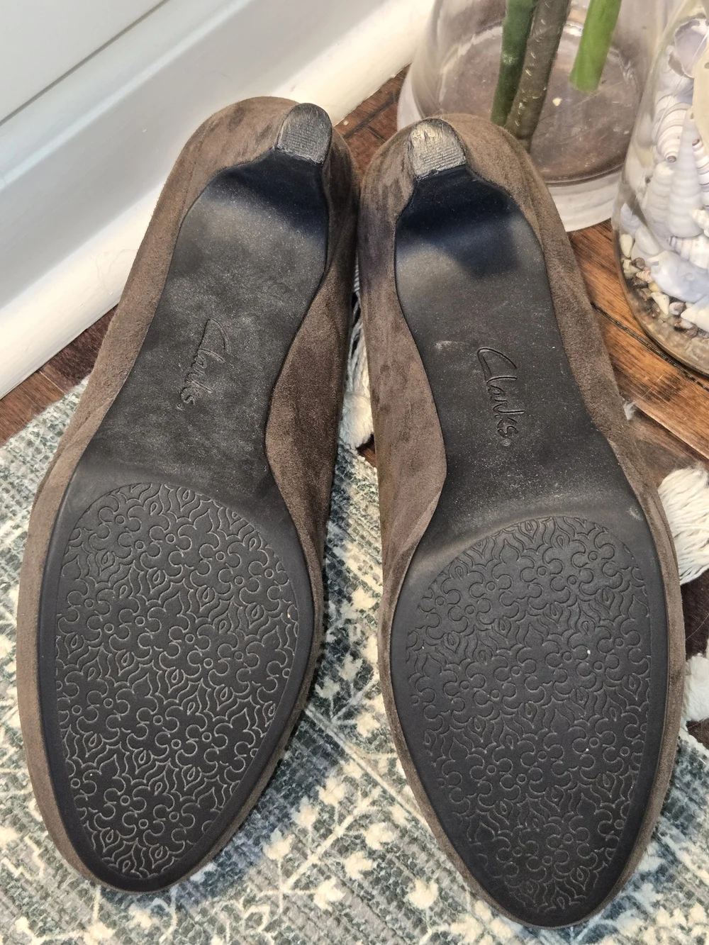 Clarks Suede Platform Pumps in Dark Brown Sz 7.5